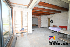 Dwa domy z ziemią rolną w Broniszowie